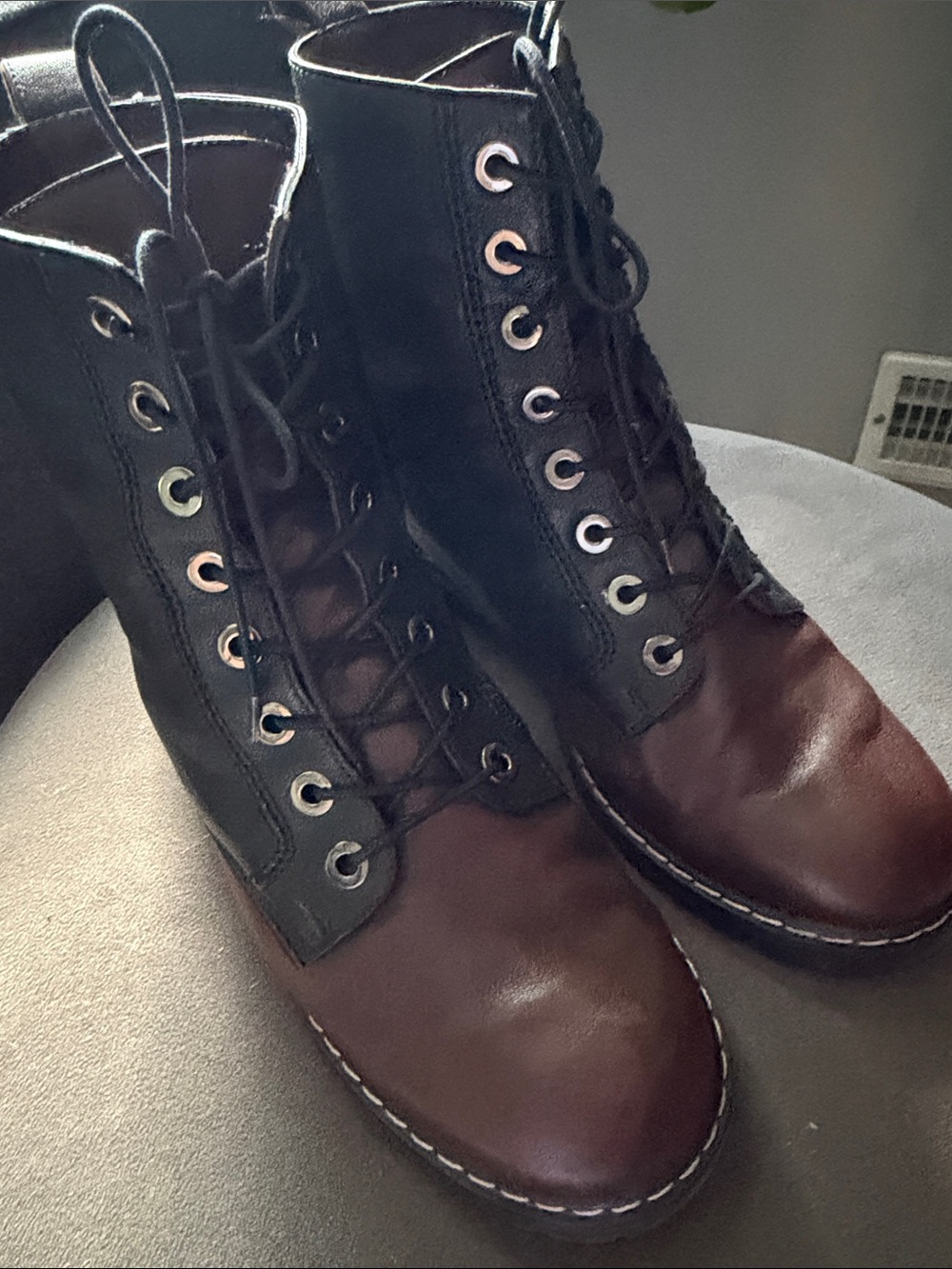 Vintage Stuart Weitzman Black & Brown Combat Leather Lace-Up Boots Womens 9